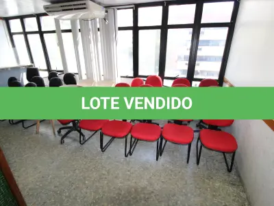 LOTE 001 - CADEIRAS