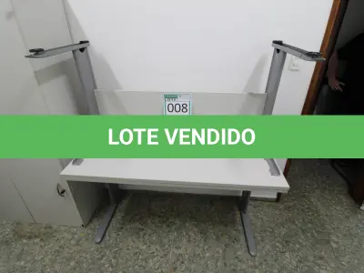 LOTE 008 - MÓVEIS PARA ESCRITÓRIO