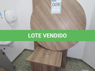 LOTE 008 - MÓVEIS PARA ESCRITÓRIO