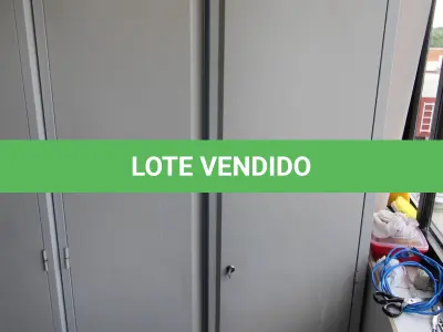 LOTE 107 - LOTE - 0107 - ARMÁRIO 2 PORTAS METAL ALTO
