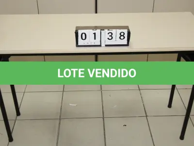LOTE 138 - LOTE - 0138 - MESA P/ AUDITÓRIO C/ PÉS DOBRÁVEIS