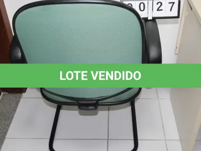 LOTE 027 - LOTE - 0027 - CADEIRA DIRETOR FIXA C/ BRAÇO