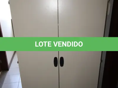 LOTE 068 - LOTE - 0068 - ARMÁRIO 2 PORTAS ALTO