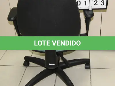 LOTE 123 - LOTE - 0123 - CADEIRA SECRETÁRIA GIRATÓRIA C/ BRAÇO
