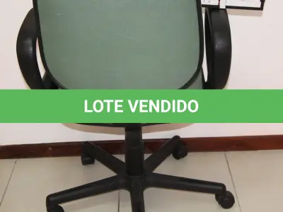 LOTE 100 - LOTE - 0100 - CADEIRA DIRETOR GIRATÓRIA C/ BRAÇO