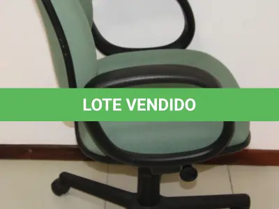 LOTE 097 - LOTE - 0097 - CADEIRA DIRETOR GIRATÓRIA C/ BRAÇO
