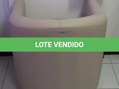 LOTE 051 - LOTE - 0051 - POLTRONA EM CORINO