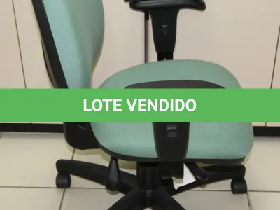 LOTE 123 - LOTE - 0123 - CADEIRA SECRETÁRIA GIRATÓRIA C/ BRAÇO