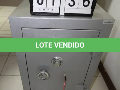 LOTE 136 - LOTE - 0136 - COFRE DE PISO 60 CM