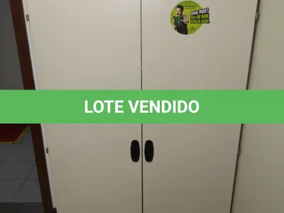 LOTE 162 - LOTE - 0162 - ARMÁRIO 2 PORTAS ALTO
