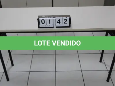 LOTE 142 - LOTE - 0142 - MESA P/ AUDITÓRIO C/ PÉS DOBRÁVEIS