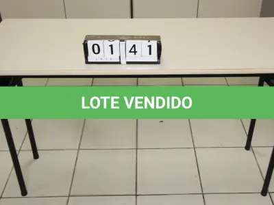 LOTE 141 - LOTE - 0141 - MESA P/ AUDITÓRIO C/ PÉS DOBRÁVEIS