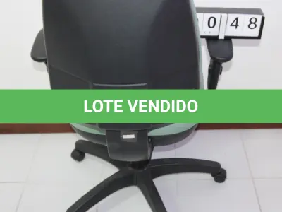 LOTE 048 - LOTE - 0048 - CADEIRA DIRETOR GIRATÓRIA C/ BRAÇO
