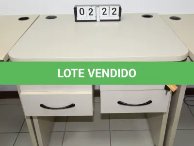 LOTE 222 - LOTE - 0222 - MESA GAVETAS PEQUENA