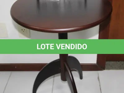 LOTE 072 - LOTE - 0072 - MESA DE CANTO REDONDA