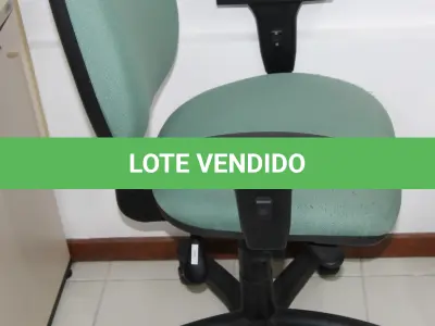 LOTE 184 - LOTE - 0184 - CADEIRA SECRETÁRIA GIRATÓRIA C/ BRAÇO