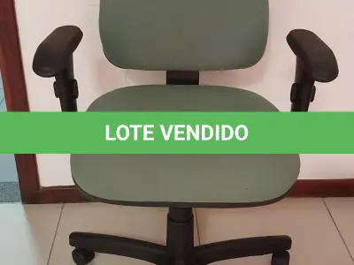 LOTE 257 - LOTE - 0257 - CADEIRA DIRETOR GIRATÓRIA C/ BRAÇO