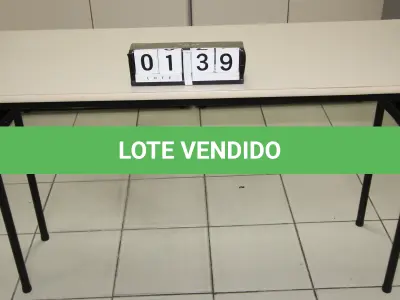 LOTE 139 - LOTE - 0139 - MESA P/ AUDITÓRIO C/ PÉS DOBRÁVEIS