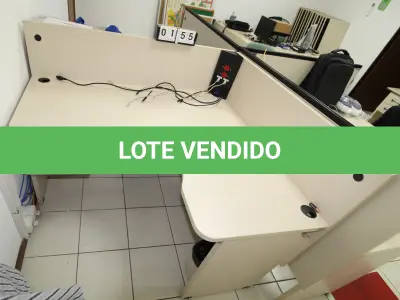 LOTE 155 - LOTE - 0155 - MESA EM L PEQUENA