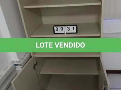 LOTE 031 - LOTE - 0031 - ARMÁRIO 2 PORTAS C/ PRATELEIRA