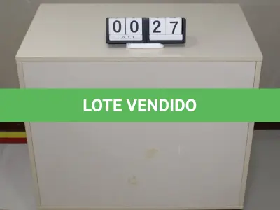 LOTE 027 - ARMÁRIO BAIXO DUAS PORTAS