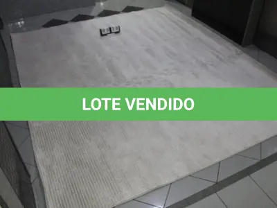 LOTE 030 - TAPETE SÃO CARLOS, TAMANHO 2,50M X 2,90M
