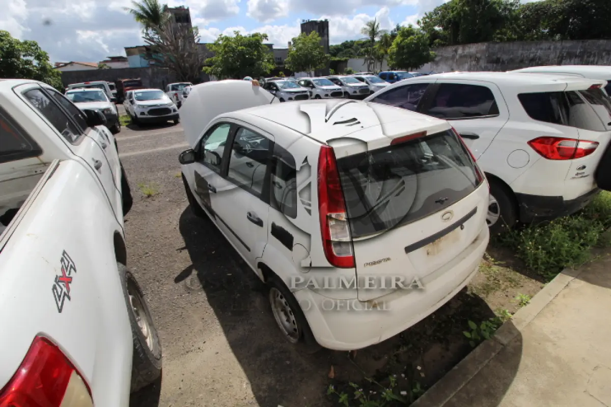 LOTE 078 - VEÍCULO; MARCA/MODELO: FORD/FIESTA FLEX FAB/MOD: 2009/2009 PLACA: JSC9117 CHASSI: 9BFZF55A498385023