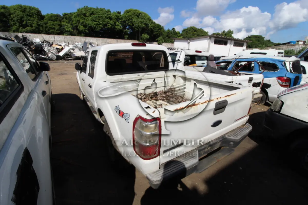 LOTE 033 - SUCATA DE VEÍCULOS:    RANGER XL 13P, CHASSI 8AFER13P8AJ314512    MERIVA JOY, CHASSI 9BGXL75005C161057