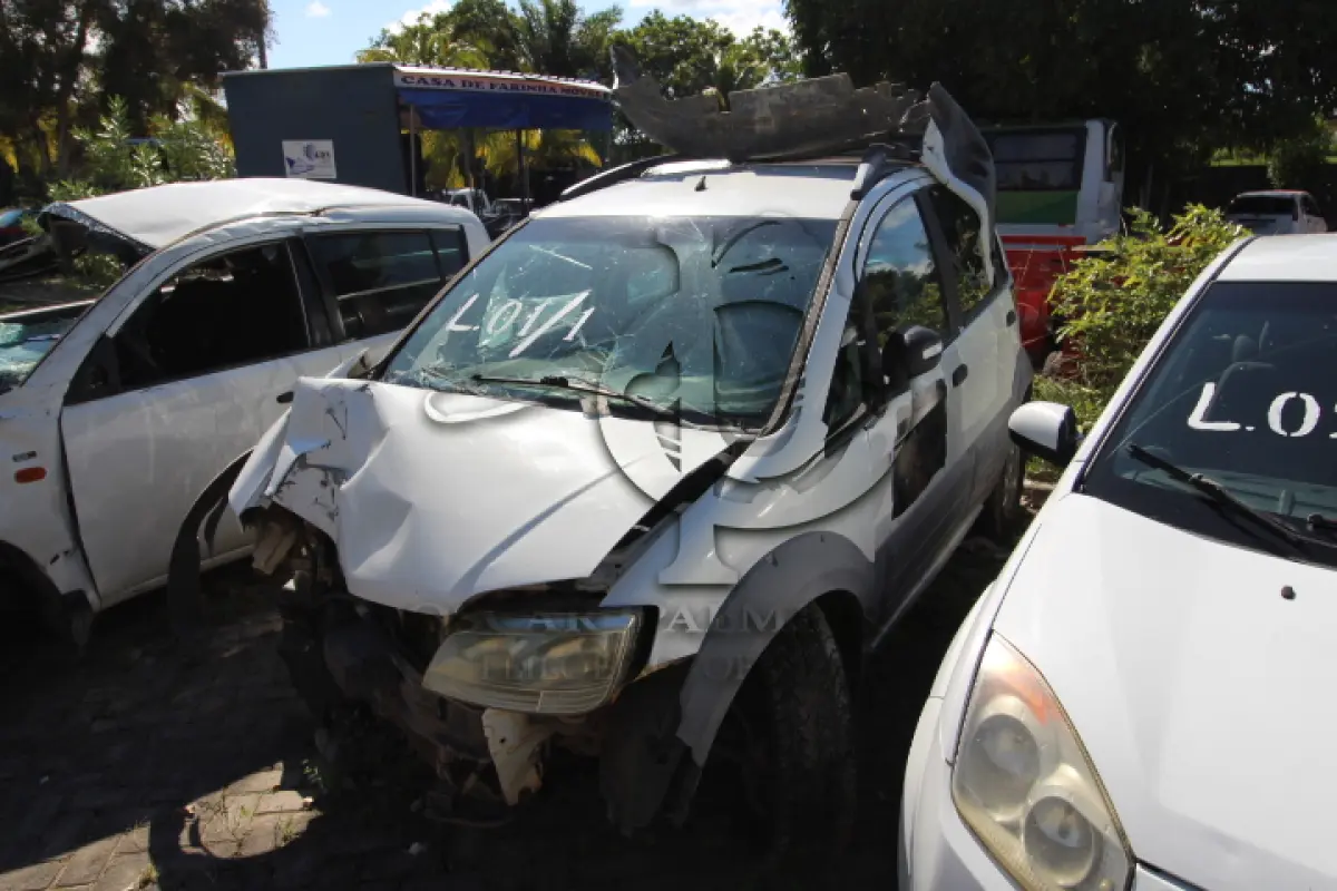 LOTE 001 - SUCATA DE VEÍCULOS:    IDEA ADVENTURE FLEX, CHASSI 9BD13531692111682,     L200 TRITON GLX D, CHASSI 93XXNKB8TJCH31387