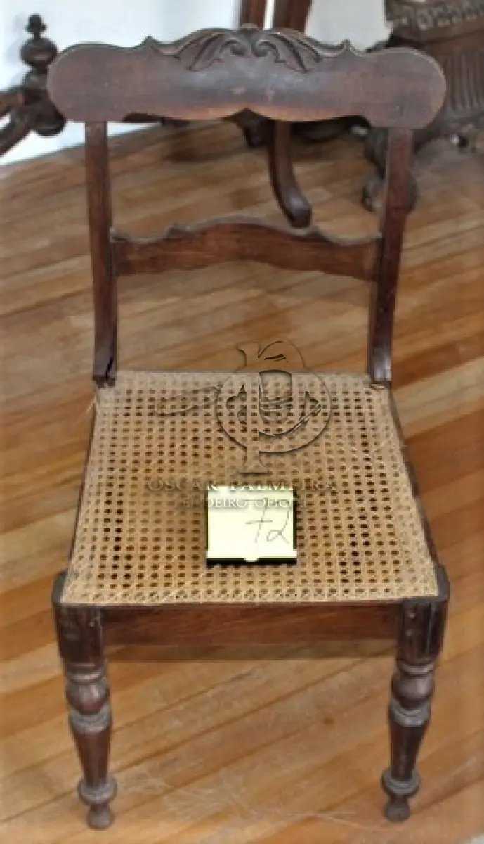 LOTE 072 - CADEIRA