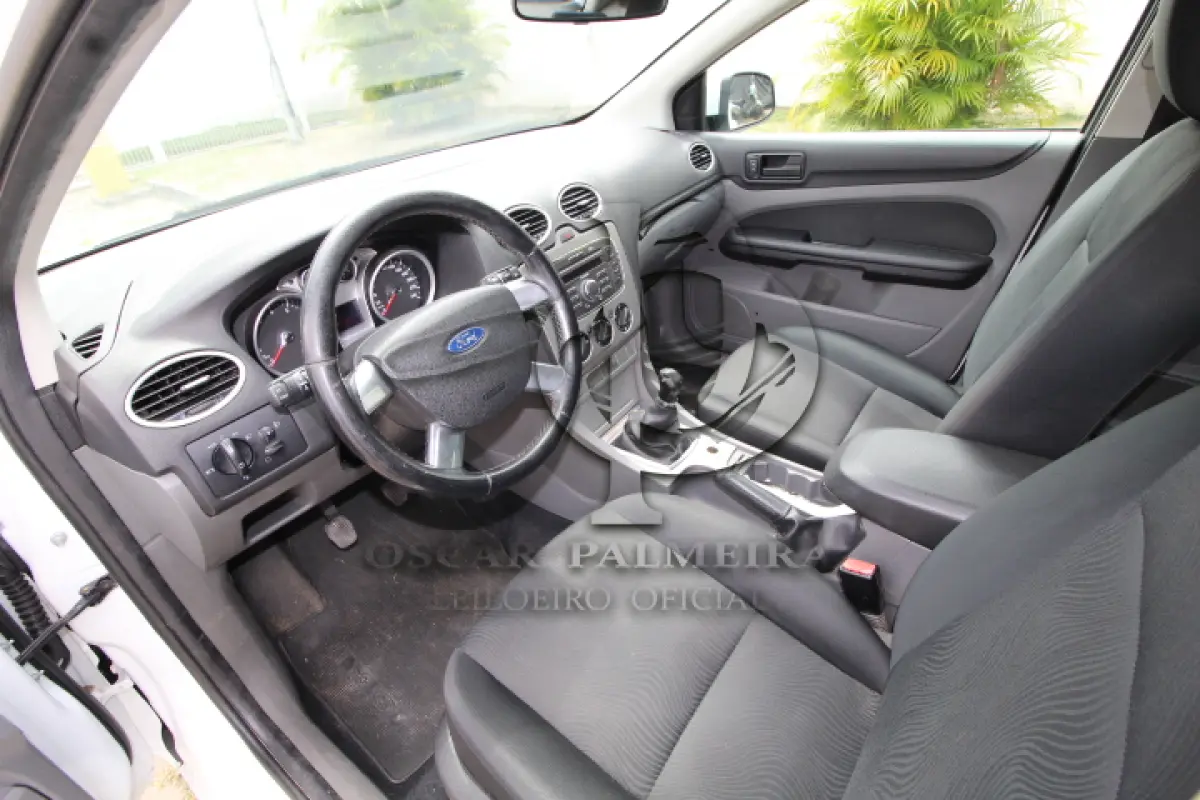 LOTE 010 - VEÍCULO - FORD FOCUS HC FLEX, ANO/MOD 2011/2012.