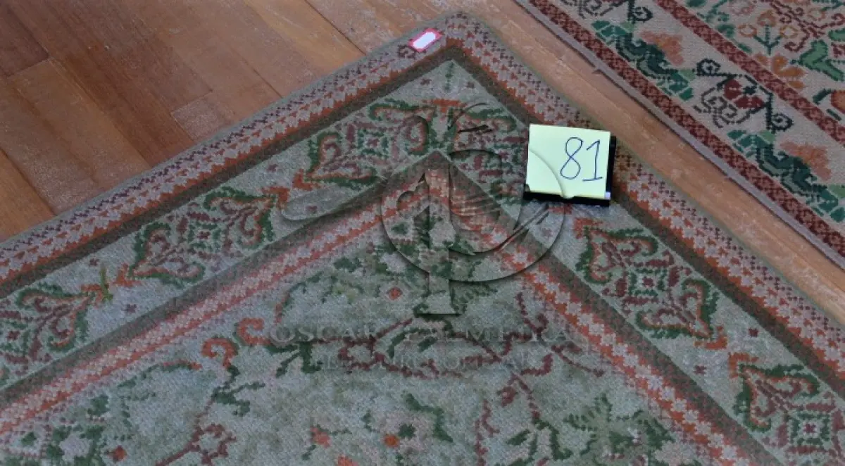 LOTE 081 - TAPETE