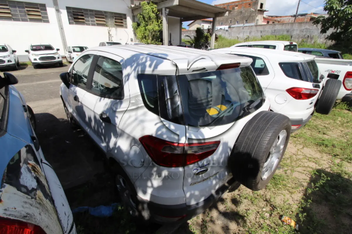 LOTE 071 - VEÍCULO; MARCA/MODELO: FORD/ECOSPORT S 1.6 (KIT GÁS) FAB/MOD: 2012/2013 PLACA: OKZ7815 CHASSI: 9BFZB55P0D8818619