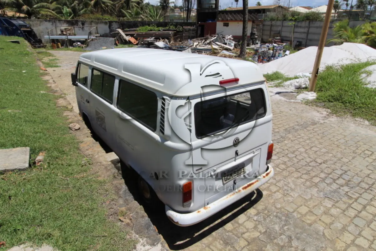 LOTE 012 - VEÍCULO - VW KOMBI, ANO/MOD 2013/2014.
