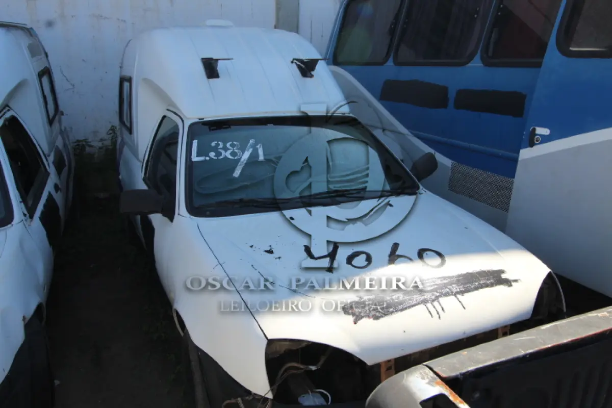 LOTE 038 - SUCATA DE VEÍCULOS:    COURIER RONTAN, CHASSI 9BFZC52P0CB914060    RANGER XL 13P, CHASSI 8AFER13P1AJ324010