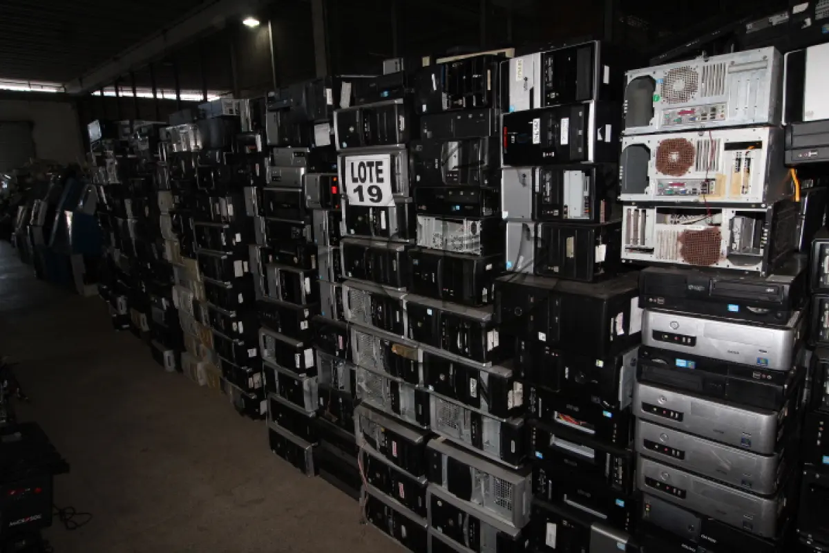 LOTE 019 - DIVERSOS MATERIAIS DE INFORMÁTICA COMPOSTO DE: IMPRESSORAS, MONITORES, CPU’S, APARELHOS DE FAX, ESTABILIZADORES, SCANNERES, TECLADOS, SWITCH’S, MOUSES, FONTES PARA CPU, NOTEBOOKS, TABLETS