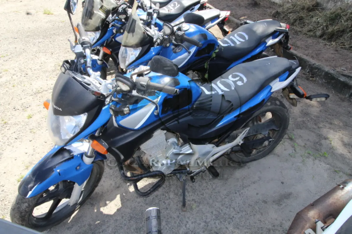 LOTE 109 - VEÍCULO; MARCA/MODELO: HONDA/CB 300R FAB/MOD: 2012/2012 PLACA: OLB0084 CHASSI: 9C2NC4310CR074150