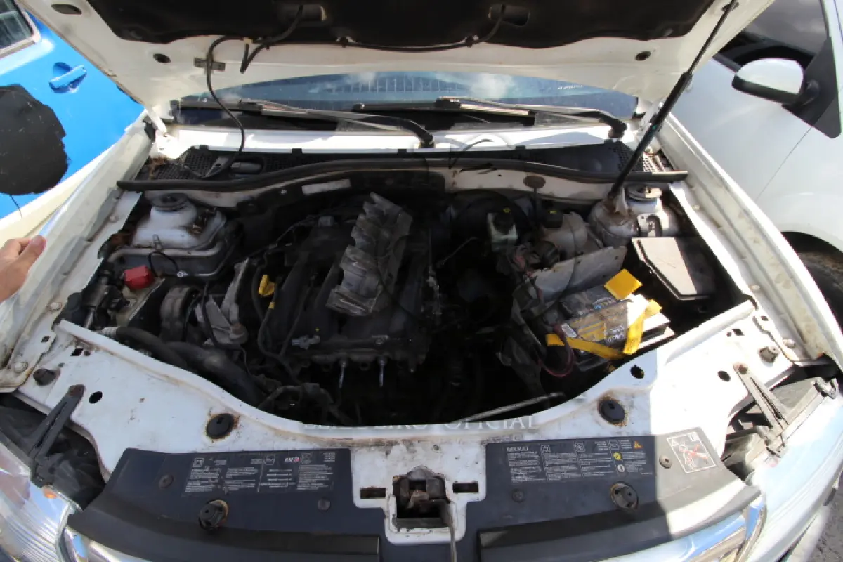 LOTE 064 - VEÍCULO; MARCA/MODELO: RENAULT/DUSTER 16 4X2 (REGRAVAR MOTOR) FAB/MOD: 2014/2015 PLACA: OZL4165 CHASSI: 93YHSR5P5FJ435141