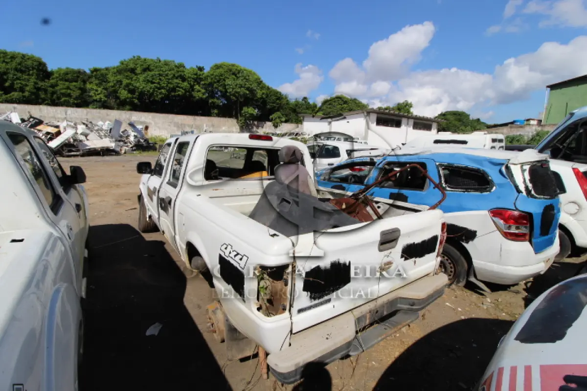 LOTE 034 - SUCATA DE VEÍCULOS:    RANGER XL 13P, CHASSI 8AFER13P19J210889 (MOTOR SEM CONDIÇÃO DE UTILIZAÇÃO)    DUCATO MC RONTAN AMB, CHASSI 93W245G34B2057207