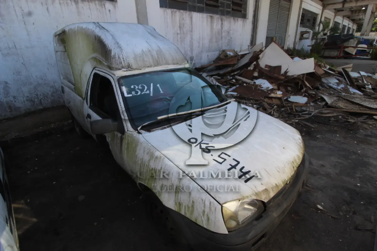 LOTE 032 - SUCATA DE VEÍCULOS:    RANGER XL CD4 22, CHASSI 8AFAR23J0DJ127852,     COURIER L 1.6 FLEX, CHASSI  9BFZC52P3CB920192