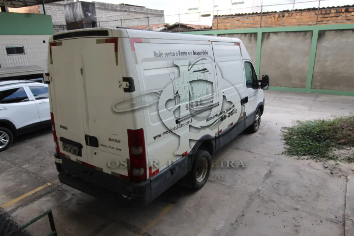 LOTE 004 - VEÍCULO - IVECO DAILY55C16 GRANFUR, ANO/MODELO 2010/2011.