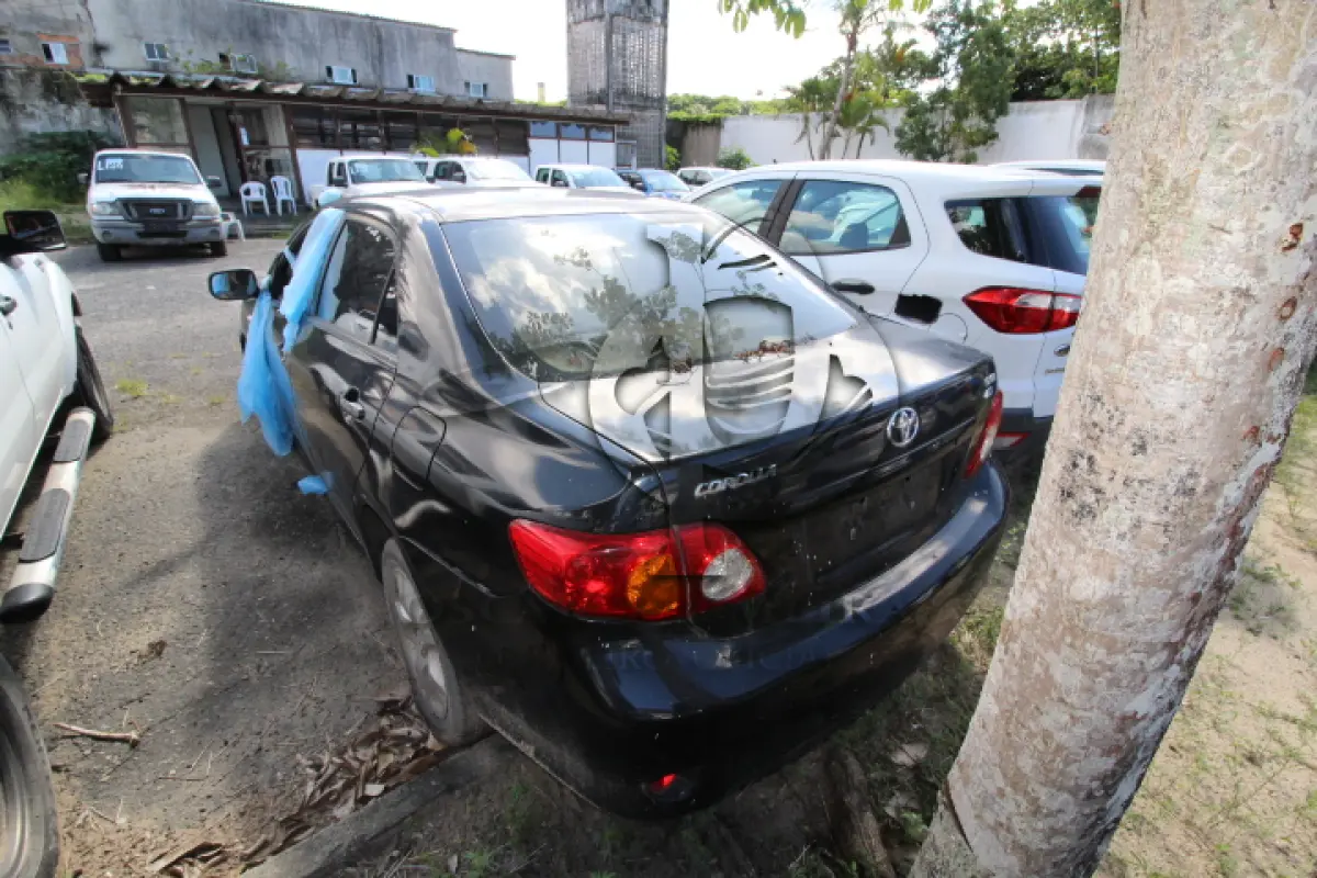 LOTE 056 - VEÍCULO; MARCA/MODELO: TOYOTA/COROLLA GLI18FLEX FAB/MOD: 2011/2011 PLACA: NYR3854 CHASSI: 9BRBB42E7B5157879