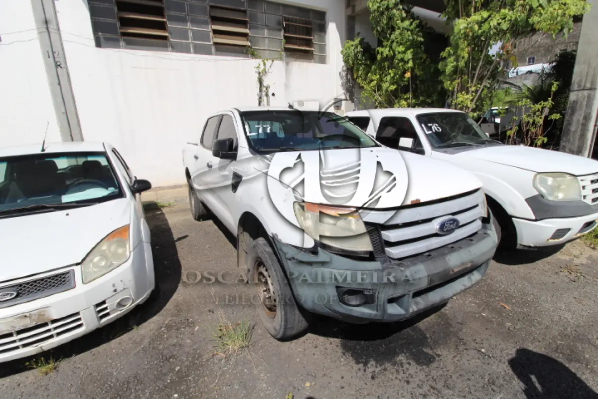 LOTE 077 - VEÍCULO; MARCA/MODELO: I/FORD RANGER XL CD4 22 (SEM MOTOR) FAB/MOD: 2013/2013 PLACA: OUL9191 CHASSI: 8AFAR23JXDJ120830