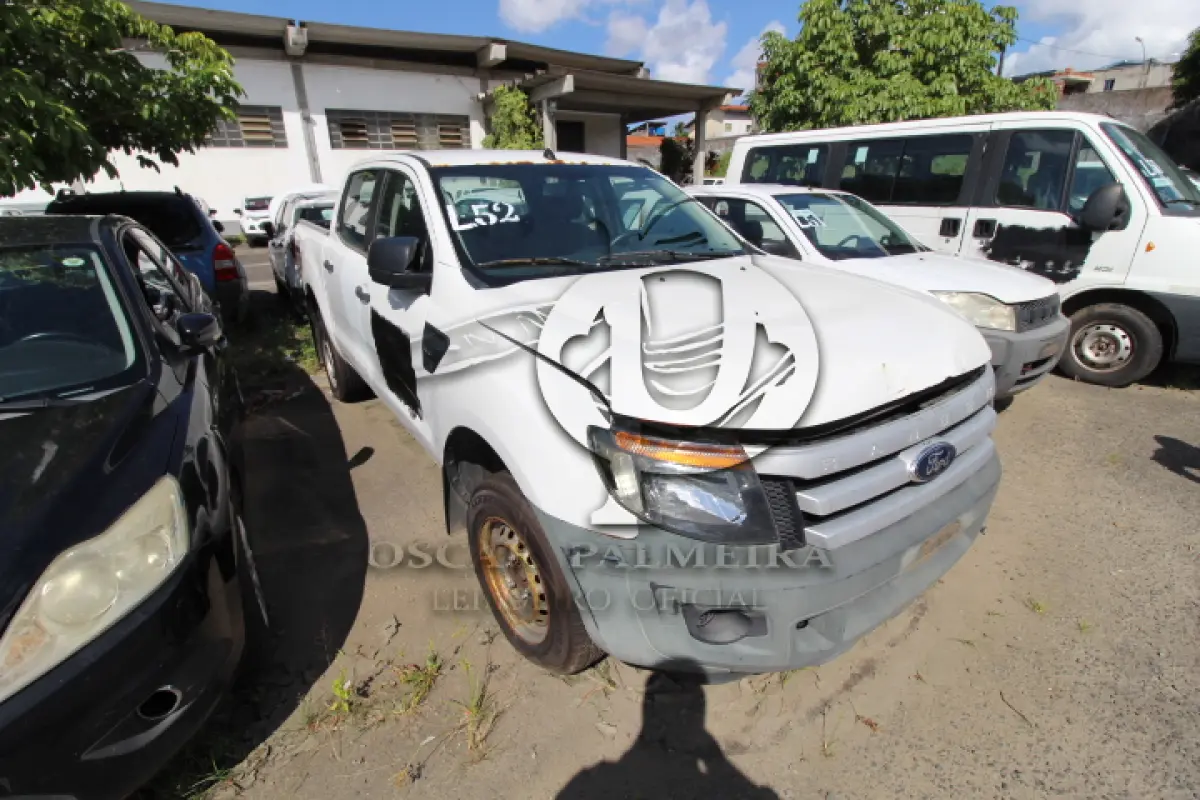 LOTE 052 - VEÍCULO; MARCA/MODELO: I/FORD RANGER XL CD4 22 FAB/MOD: 2012/2013 PLACA: OKY0414 CHASSI: 8AFAR23J8DJ049708