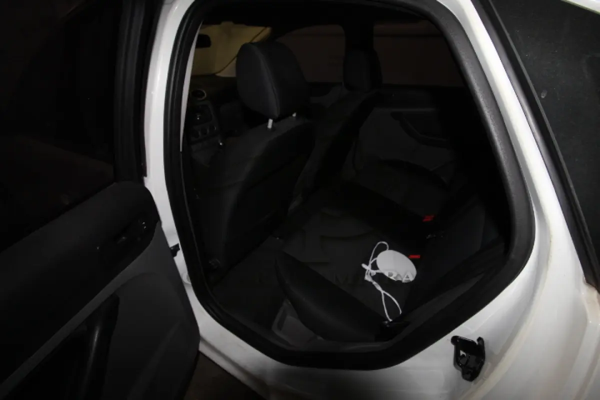 LOTE 009 - VEÍCULO - FORD FOCUS HC FLEX, ANO/MOD 2011/2012.