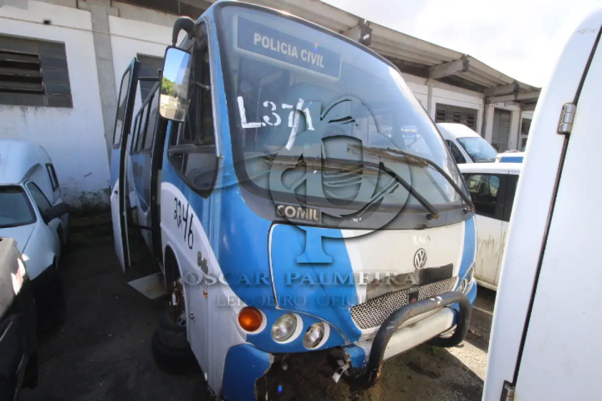 LOTE 037 - SUCATA DE VEÍCULOS:    COMIL BELLO O, CHASSI 9BWCD52R55R502246 (MOTOR SEM CONDIÇÃO DE UTILIZAÇÃO)    COURIER RONTAN, CHASSI  9BFZC52P1BB898126