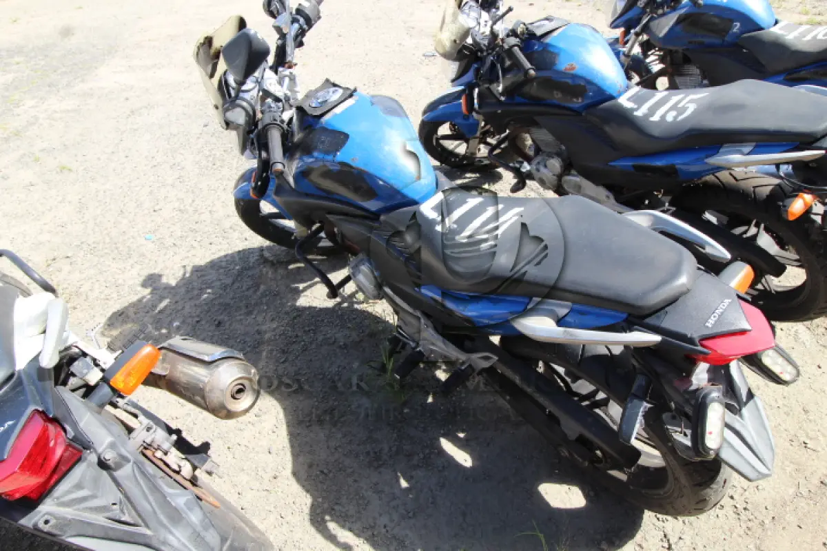 LOTE 114 - VEÍCULO; MARCA/MODELO: HONDA/CB 300R FAB/MOD: 2012/2012 PLACA: OUS7632 CHASSI: 9C2NC4310CR074044