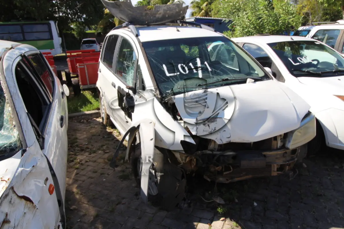 LOTE 001 - SUCATA DE VEÍCULOS:    IDEA ADVENTURE FLEX, CHASSI 9BD13531692111682,     L200 TRITON GLX D, CHASSI 93XXNKB8TJCH31387