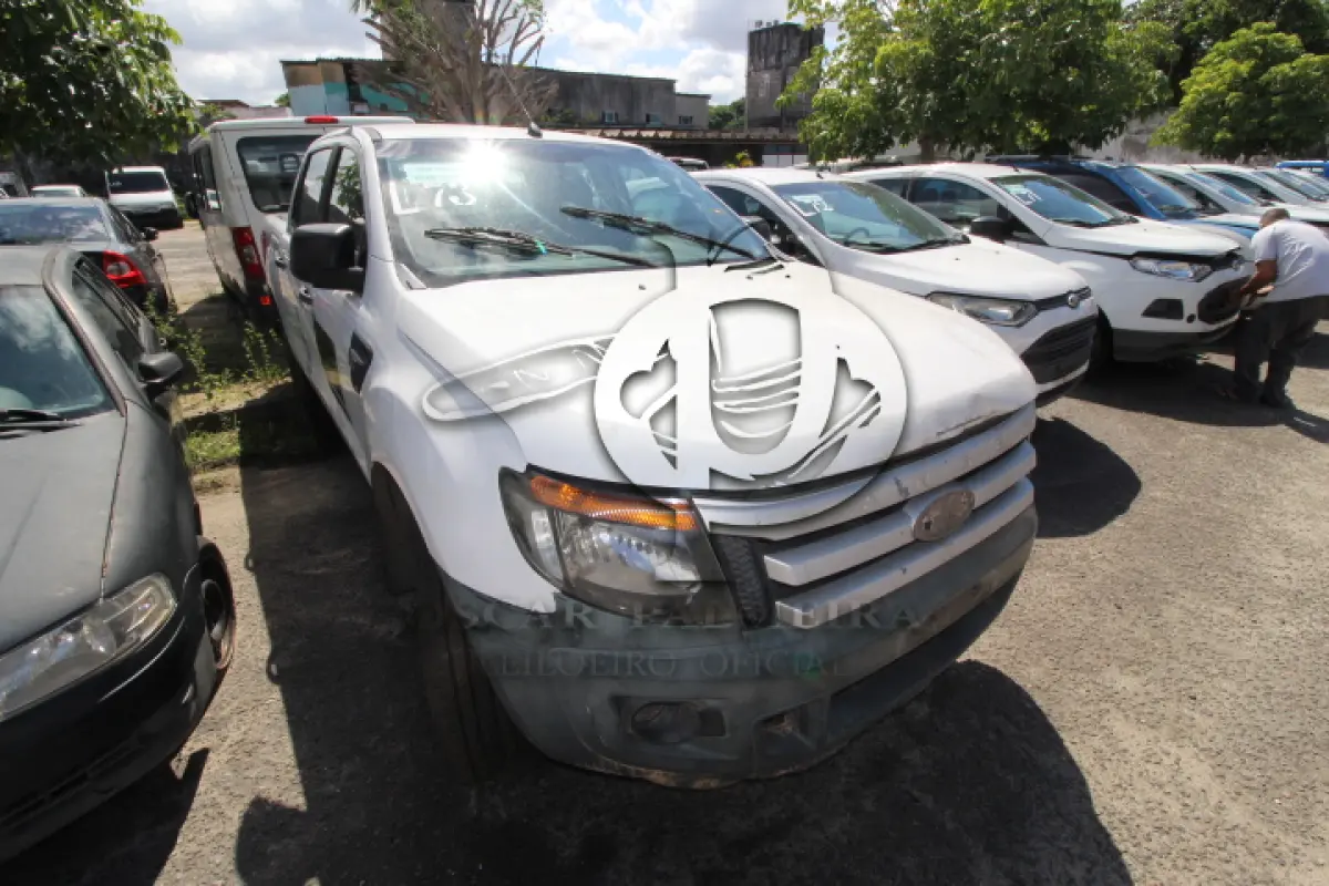 LOTE 073 - VEÍCULO; MARCA/MODELO: I/FORD RANGER XL CD4 22 FAB/MOD: 2012/2013 PLACA: OKX1106 CHASSI: 8AFAR23J6DJ068497