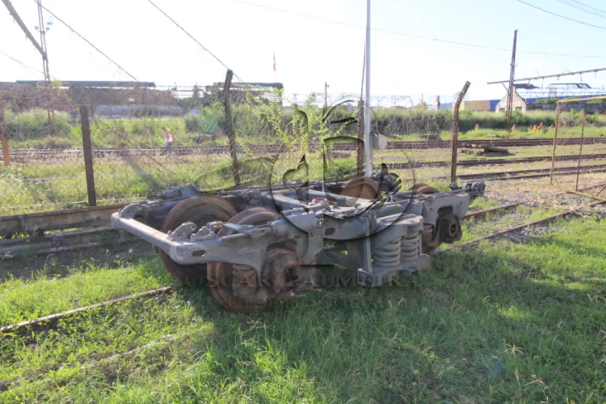 LOTE 013 - DIVERSOS MATERIAIS DE FERRO COMPOSTO DE: TRUQUES FERROVIÁRIOS